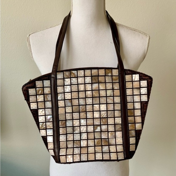 Mother of pearl sea shell handbag - Picture 1 of 10